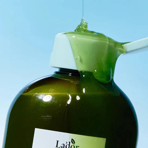 LADOR - Σαμπουάν ενεργοποίησης ρίζας Cica & Tea Tree 300ml
