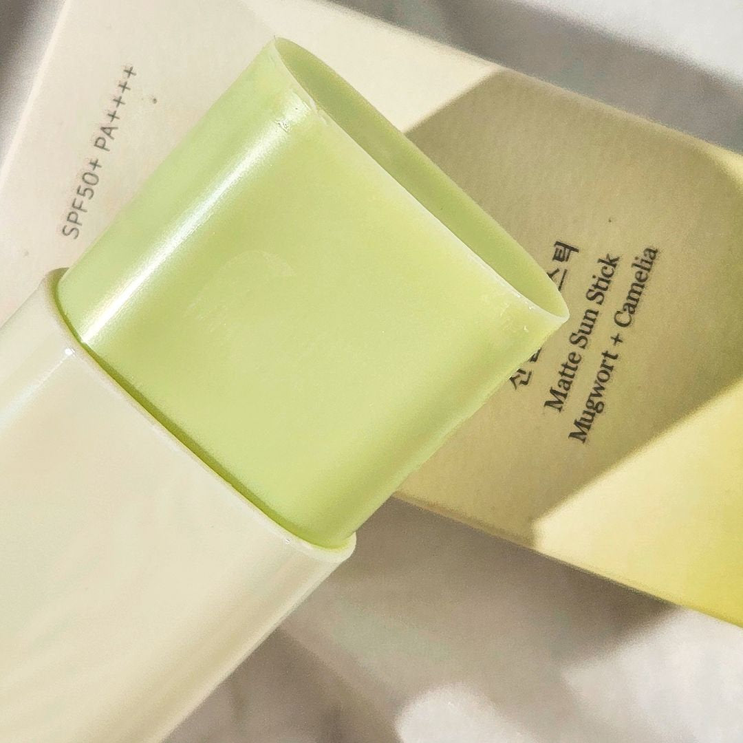 BEAUTY OF JOSEON - Ματ Αντηλιακό Στικ με Άρωμα Mugwort & Camelia SPF50+ PA++++ 18g