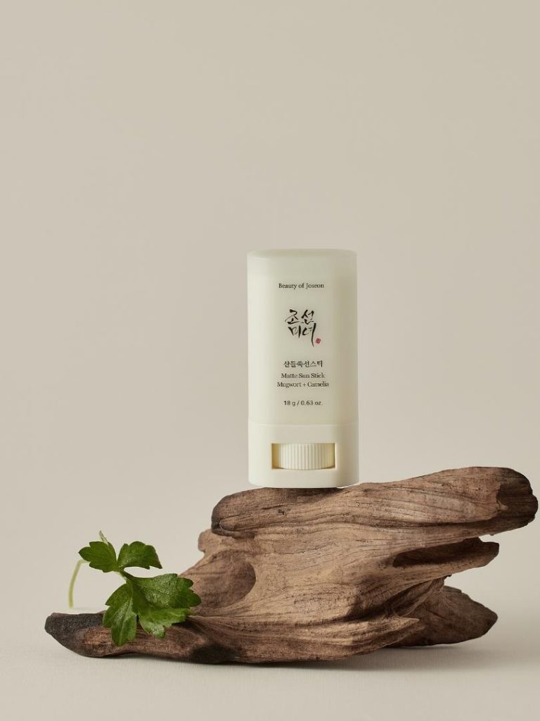BEAUTY OF JOSEON - Ματ Αντηλιακό Στικ με Άρωμα Mugwort & Camelia SPF50+ PA++++ 18g